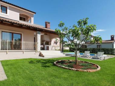 Ideal destination for summer holiday in the countryside and near the sea