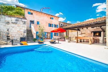 Villa Fumica by Villa Plus