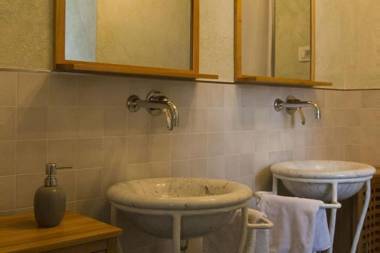 Charming Villa Jezenj