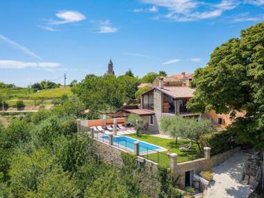 Holiday home with pool for 7 people in a small picturesque town Zamask