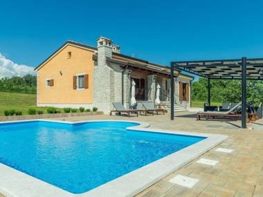 Villa with private pool in Istria quiet location large garden terrace BBQ