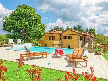 Situated in the charming countryside of central Istria perfect family vacation