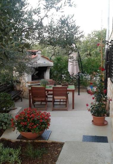 Apartments Vlatko - 100 m from sea