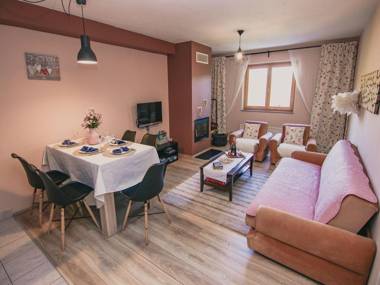 Lovely holiday house with big private garden 1.5km from well known SPA centre