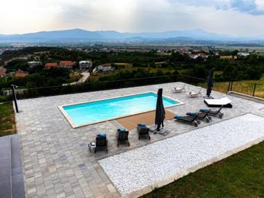 Luxury Villa Rilassante-Heated PoolFull PrivacyChildren Playground