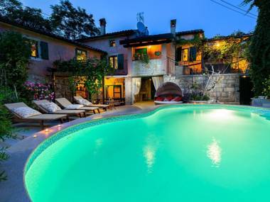 Authentic stone holiday house with private pool and very nice location in Istria
