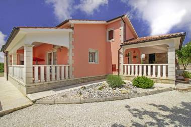 Linda in Lovrinići (Haus für 5-6 Personen)