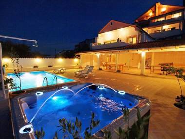 Apartments Denko - with pool