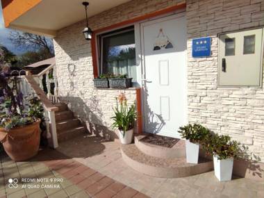 Apartments with a parking space Garesnica Bjelovarska - 18833