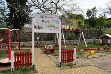 Apartment Maja - big apartment with terrace and grill