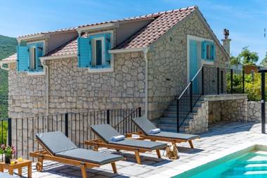 NEW! Stone villa JUDITA with heated pool and hydro-massage