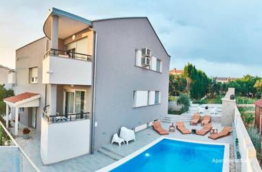 Salis Apartments