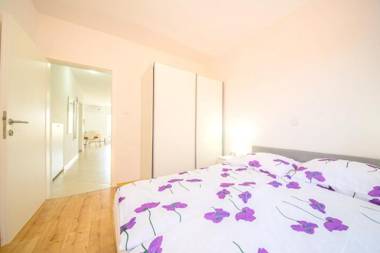 One bedroom appartement at Vrsi 350 m away from the beach with furnished terrace and wifi