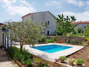 Holiday villa with private pool in authentic agricultural and fishing village Rakalj