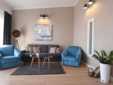 Lovely apartment with great sea view terrace nice garden directly on the beach