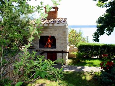 Lovely apartment with great sea view terrace nice garden directly on the beach