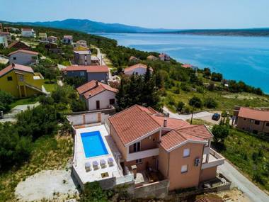 Capacious Holiday Home in Maslenica with heated Private Pool & Garden