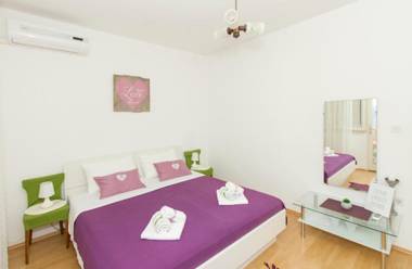 Seaview apartments with balcony and free parking - AE1115