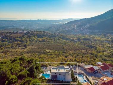 Luxury Villa 7th Heaven with heated pool hot-tub gym panoramic views on town Split