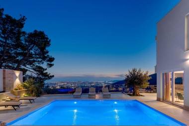 Luxury Villa 7th Heaven with heated pool hot-tub gym panoramic views on town Split