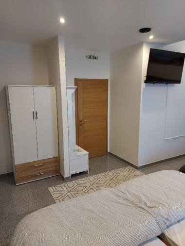 SOBE RIM BREZJE DRAVSKO