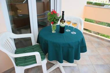 Apartments Ružica - 50m from sea