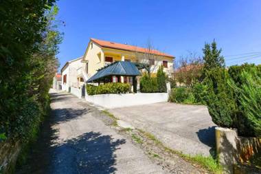 Nearby Beach Modern Apartment Arena