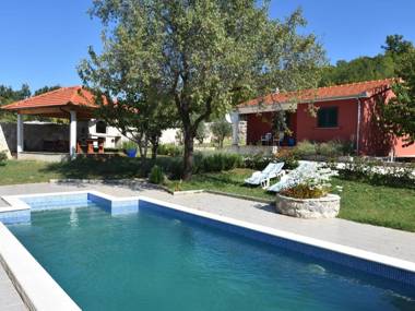 Luxurious Villa with Private Pool in Trilj Dalmatia