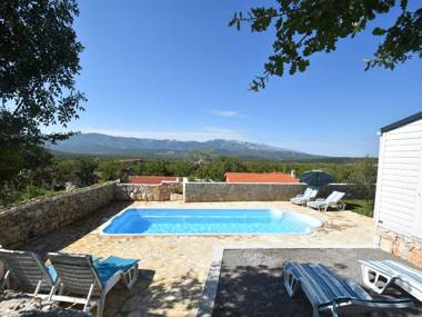 Welcoming Holiday Home in Ugljane with Swimming Pool