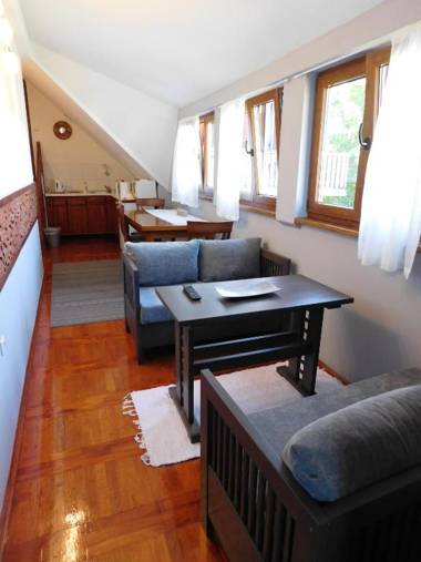 Apartments and Rooms Štefanac