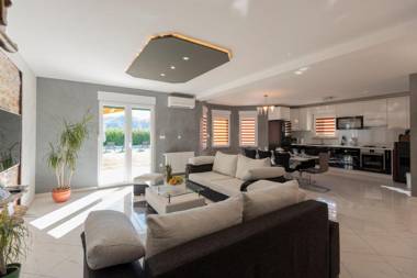 Villa Six Brothers a luxury villa in Imotski pool