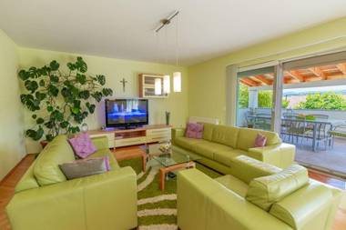 Holiday house Anetta with 5 bedrooms