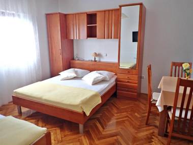 Apartments SIDRO on the beachfront