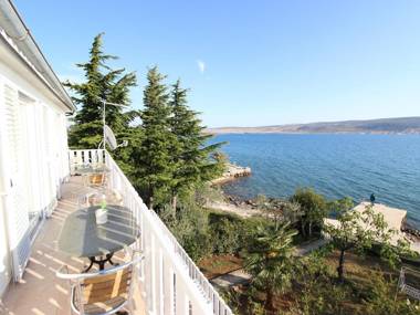 New spacious apartment direct on the beach nice terrace with great sea view