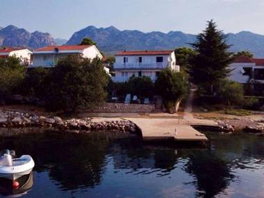 Roomy Apartment in Seline with Garden