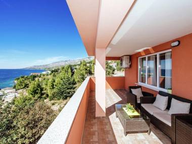 Modern Apartment in Starigrad Paklenica with Barbecue