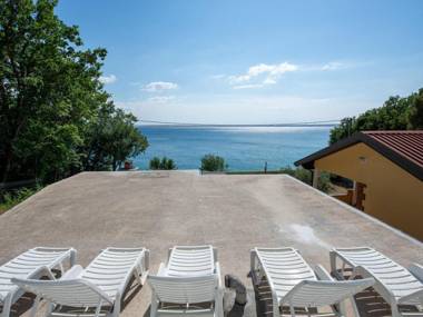 Soothing Holiday Home in Starigrad near Sea