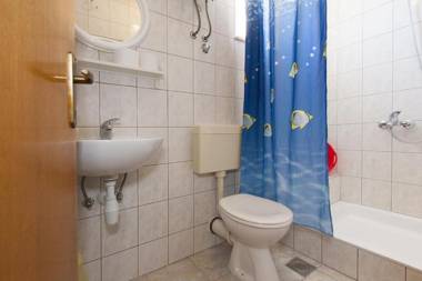 Apartments Zoran - beach 400m