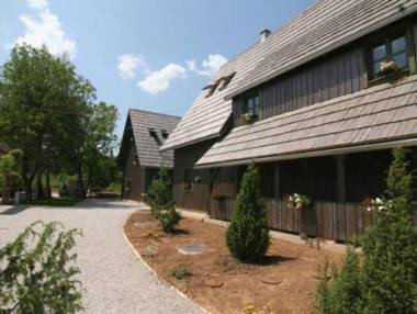 Ethno Houses Plitvica Selo