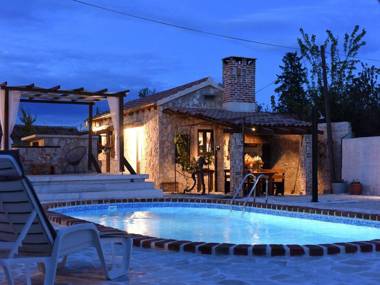 Charming holiday home with private pool lovely terrace BBQ nice guesthouse