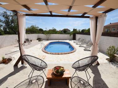 Charming holiday home with private pool lovely terrace BBQ nice guesthouse