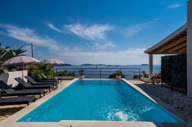 Apartments Villa Made 4U