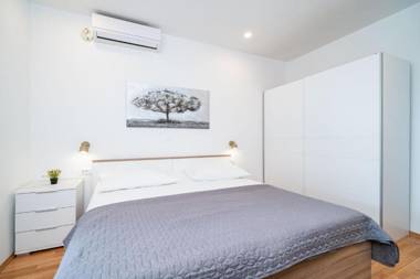 Apartment & Rooms Papa