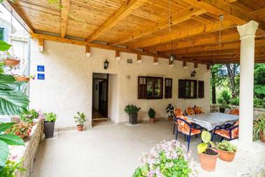 Apartment & Rooms Papa