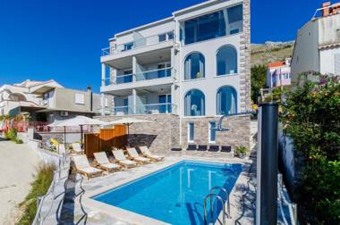 Apartment License to Chill