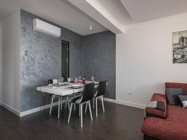 Apartment License to Chill