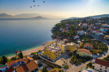Acadia Beach Villas & Apartments Slatine