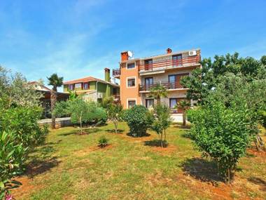 Apartments Mile 1249