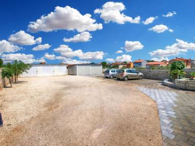 Apartments Mile 1249