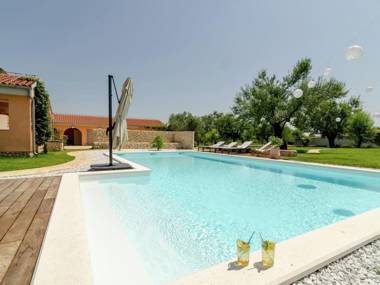 Luxurious villa on a large private estate swimming pool charming garden house